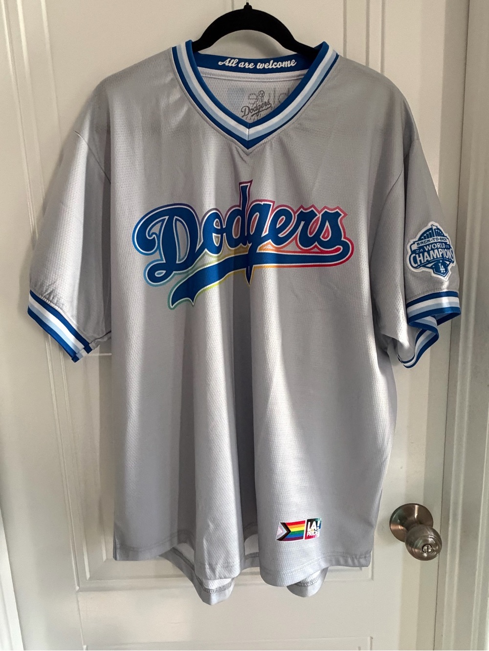 NEW LA Dodgers 2026 Pride Jersey XL Back-to-Back World Champions LA Pride Gray